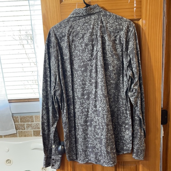 Southern Thread LS button down - Picture 4 of 4